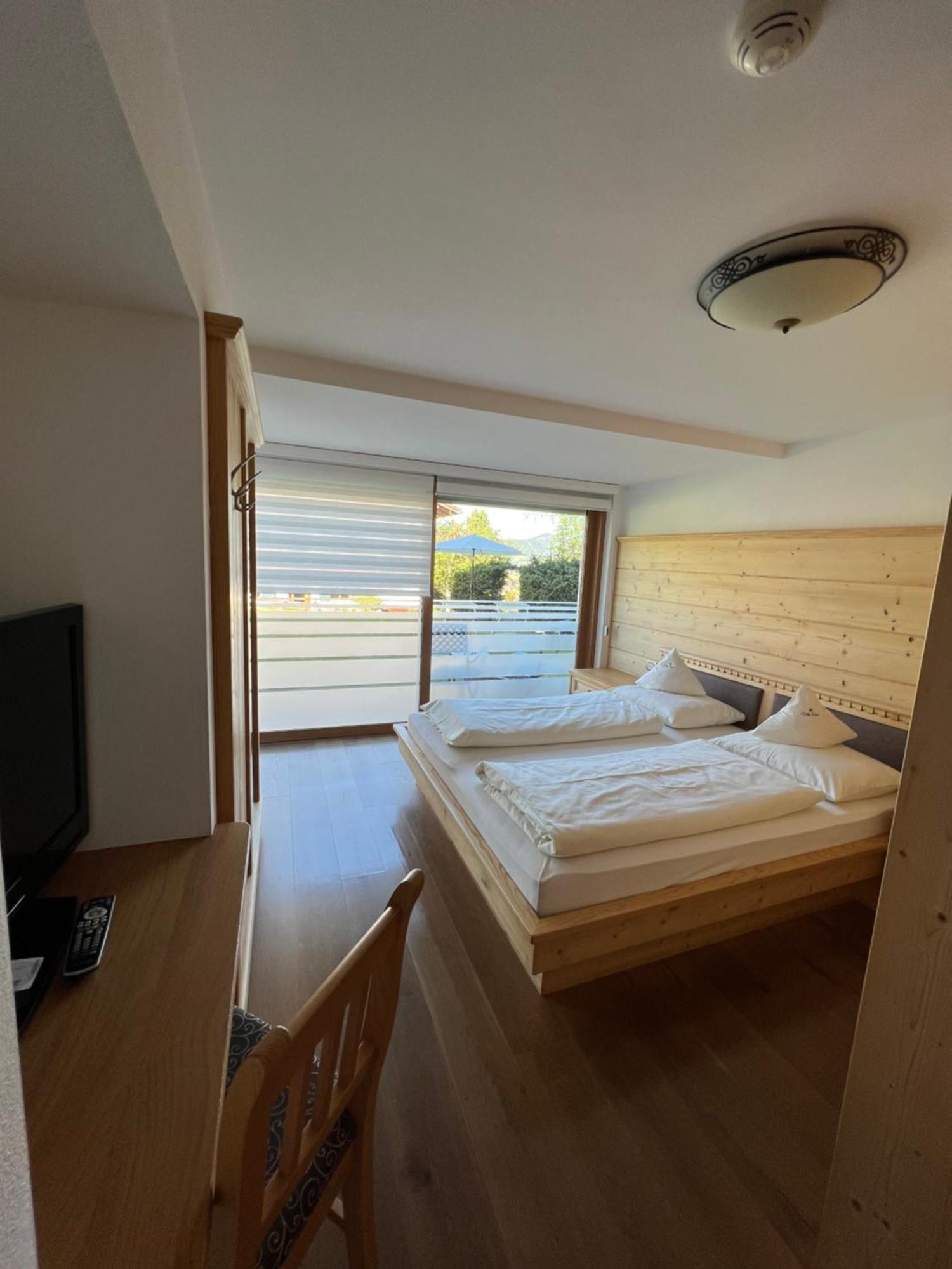 Garni Villa Erna セルヴァ・ディ・ヴァル・ガルデーナ 部屋 写真